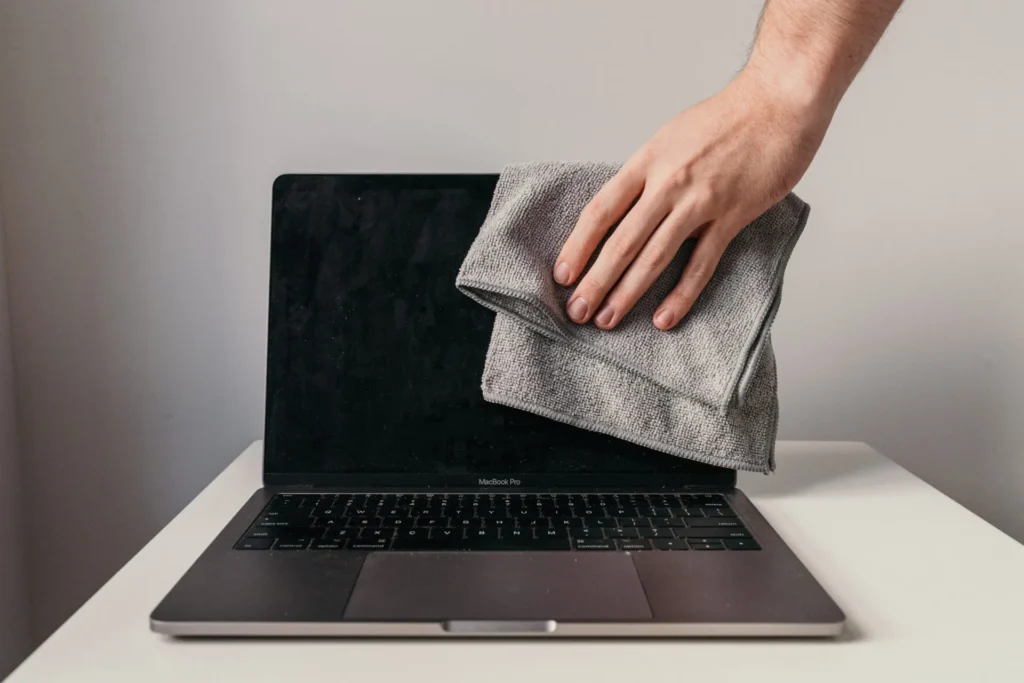 How To Clean A Matte Laptop Screen? Complete Guide 2022 LaptopFort